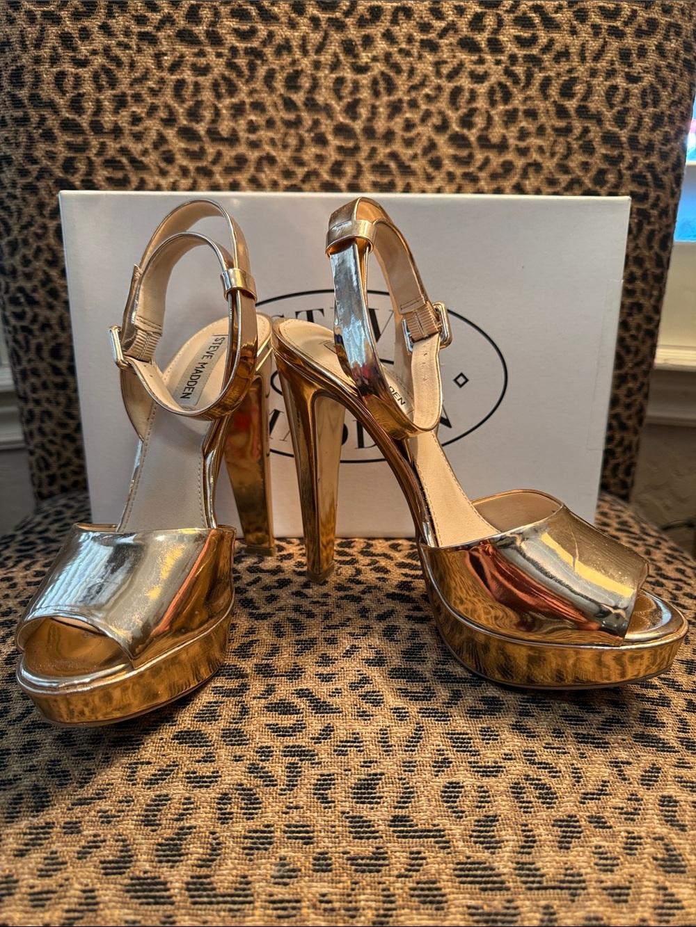Steve Madden Metallic Gold Platform Heels. Worn Once.  4” Heel.